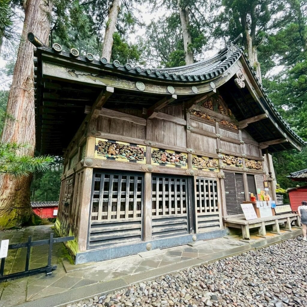 見ざる言わざる聞かざる