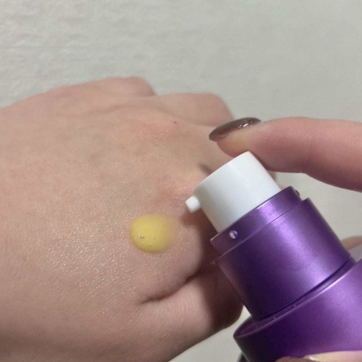 レチノールNMNブースティングセラム
テクスチャー