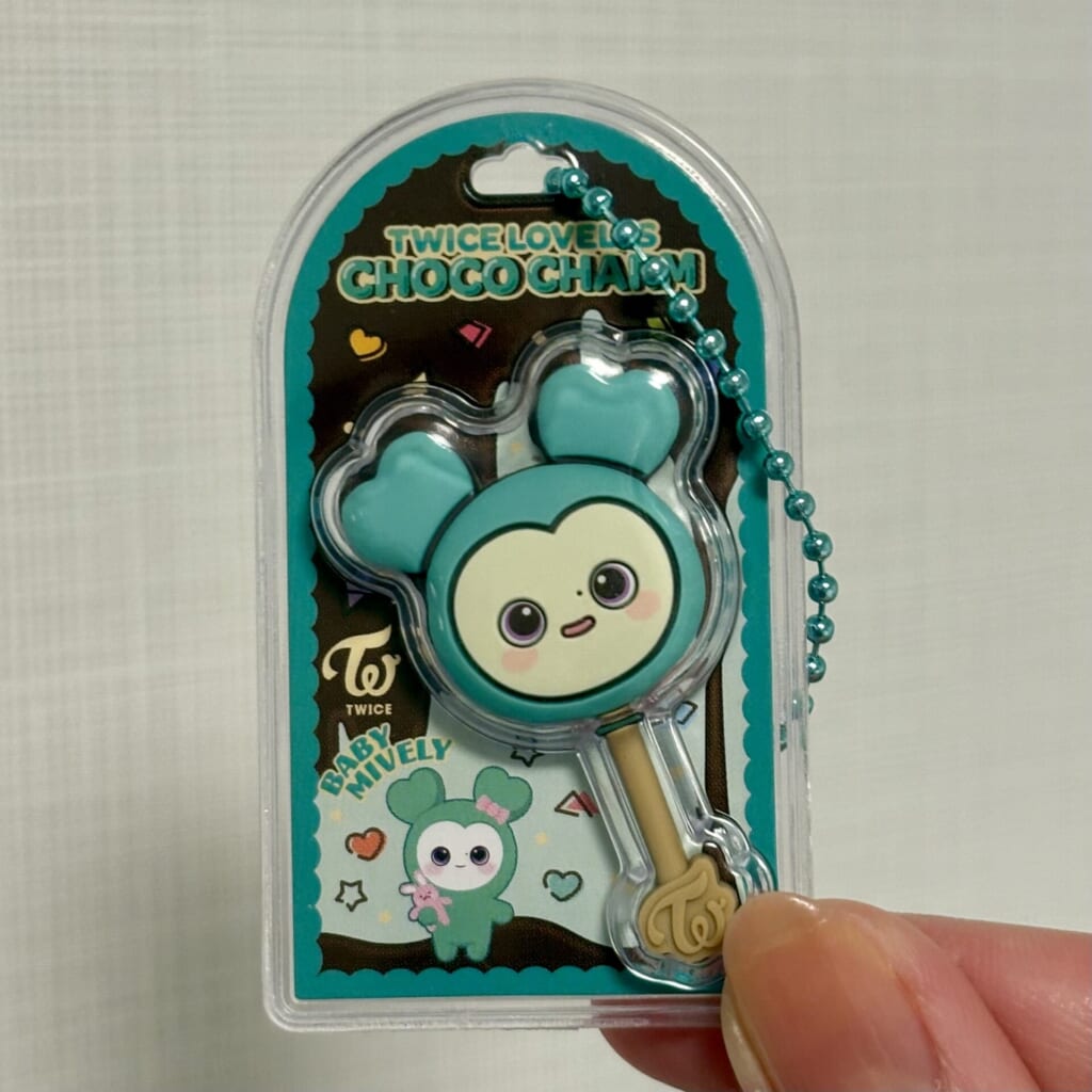 ミブリ―のチャームの表面