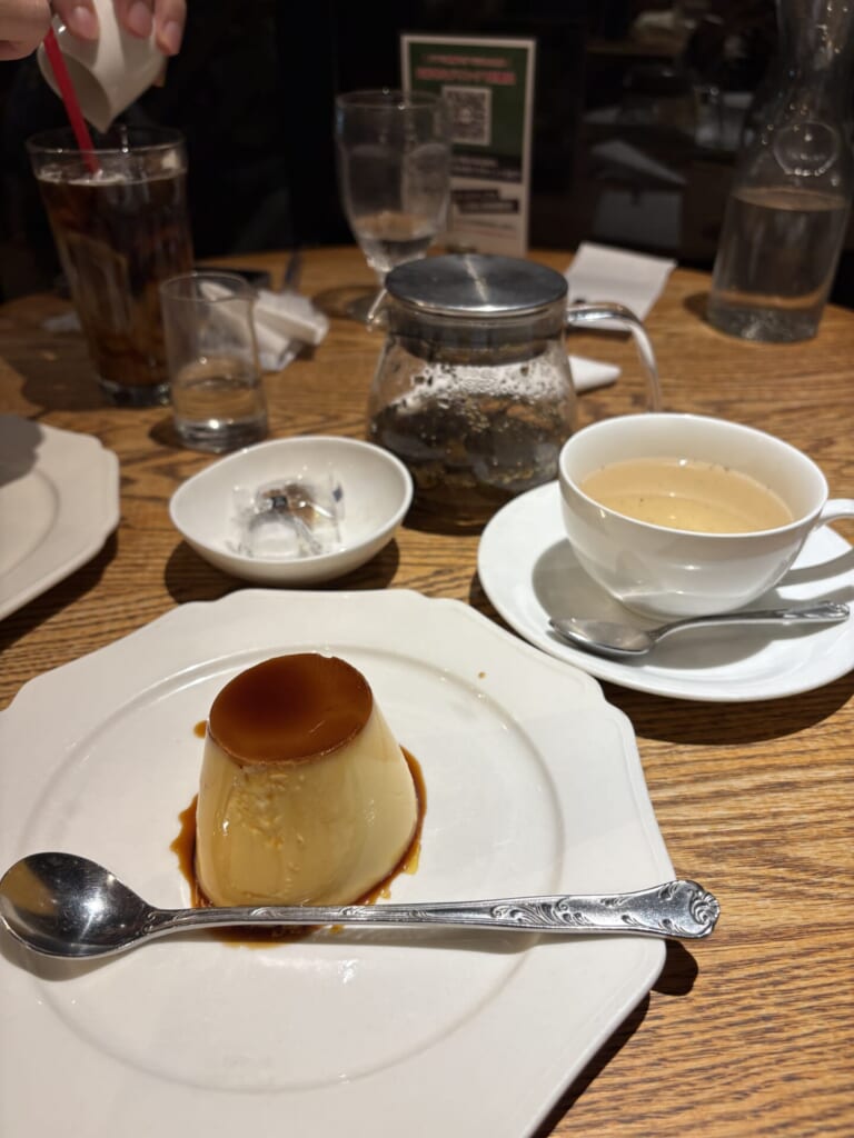 東洋亭　プリフィックスコース　ドリンク　ケーキ　ハーブティー　百年プリン