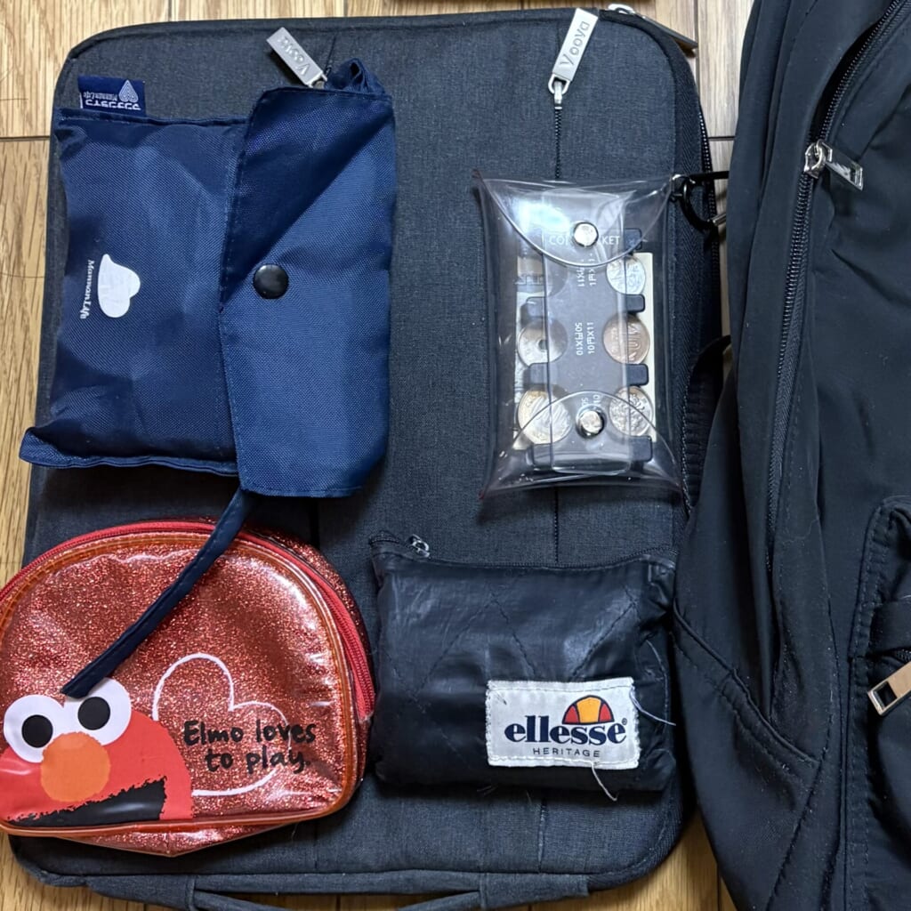 大学生 通学バッグ 中身 小物