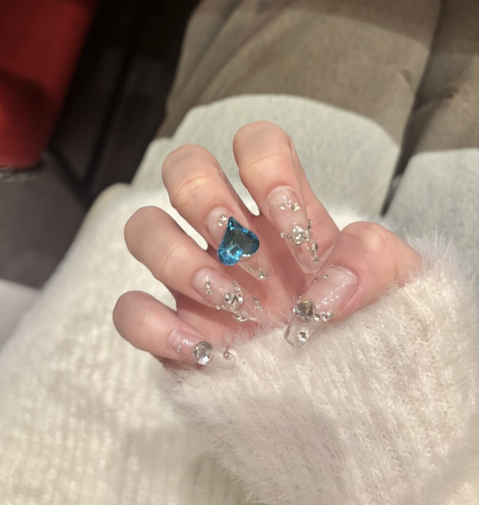 薬指のピアス風デザインがお気に入り
