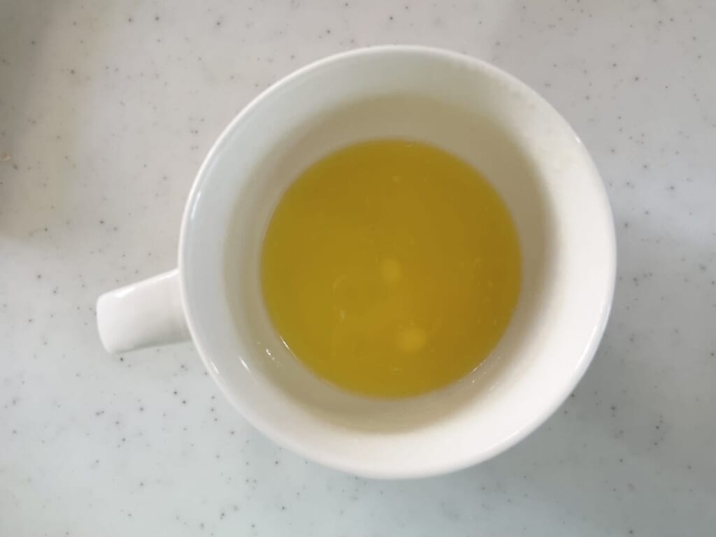 レンジで温めて液体になるまで溶かす