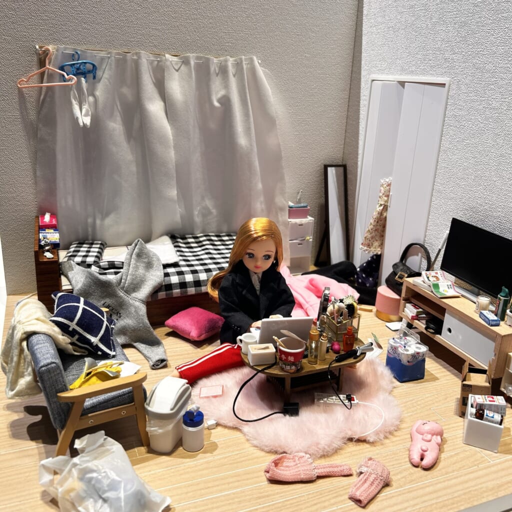 リカちゃん
リモートワーク
OFF
リアルな部屋