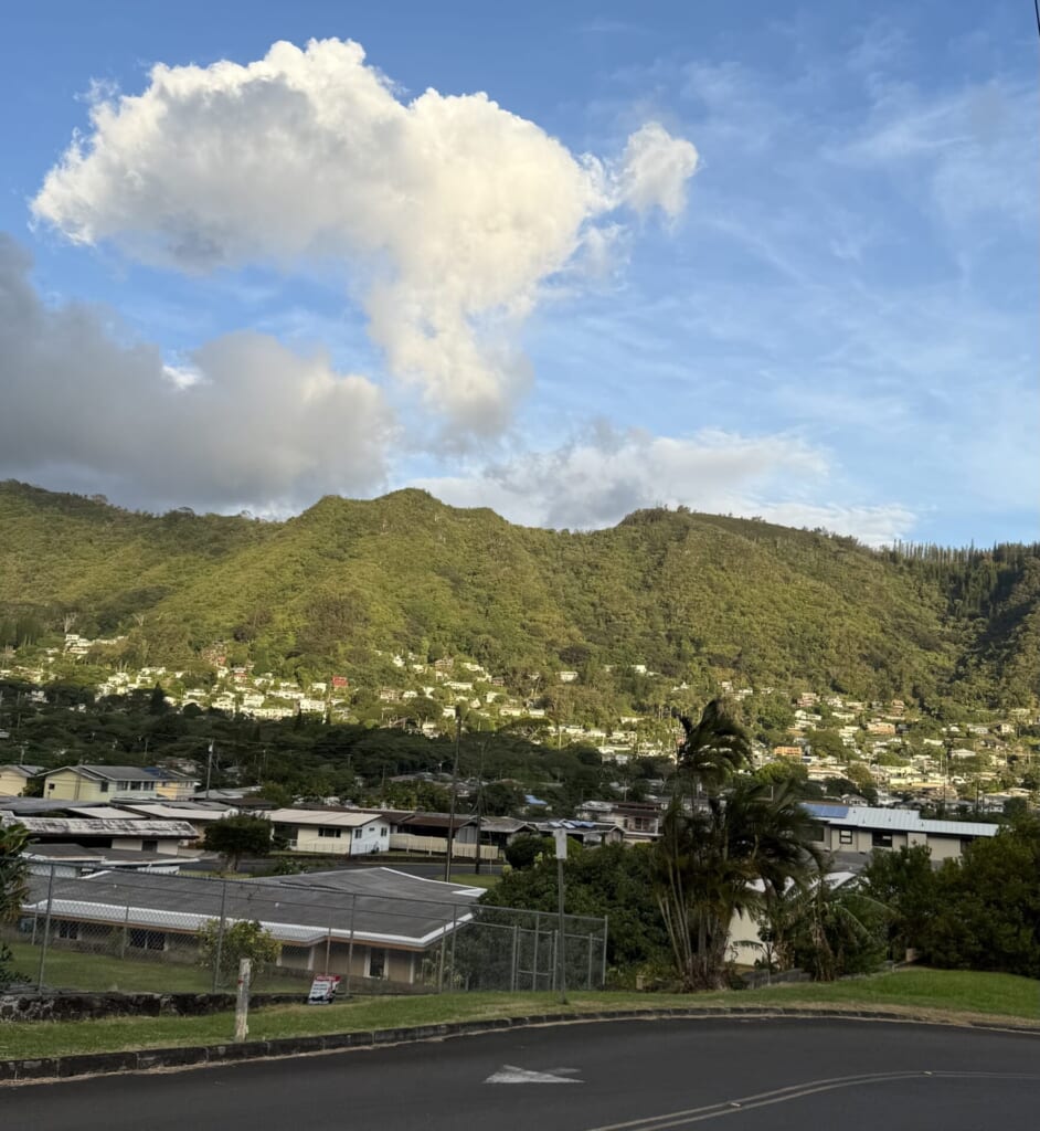 留学中に撮ったマノアの山々