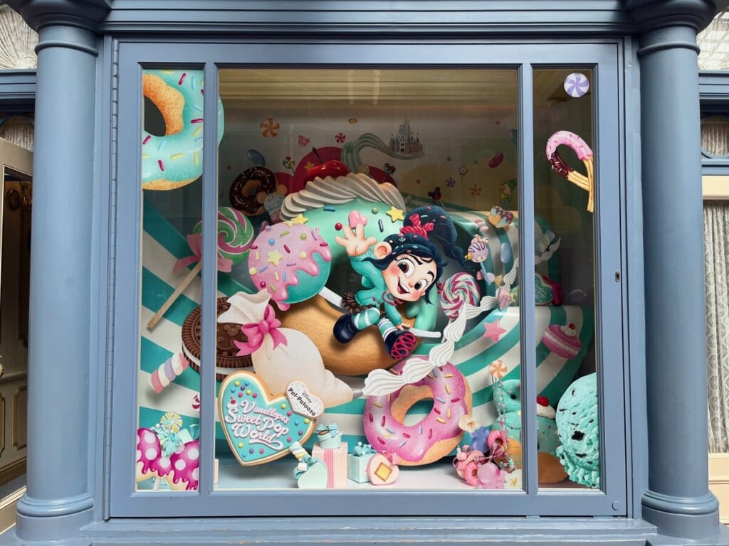 ワールドバザール　ショーウィンドウ　ヴァネロペ