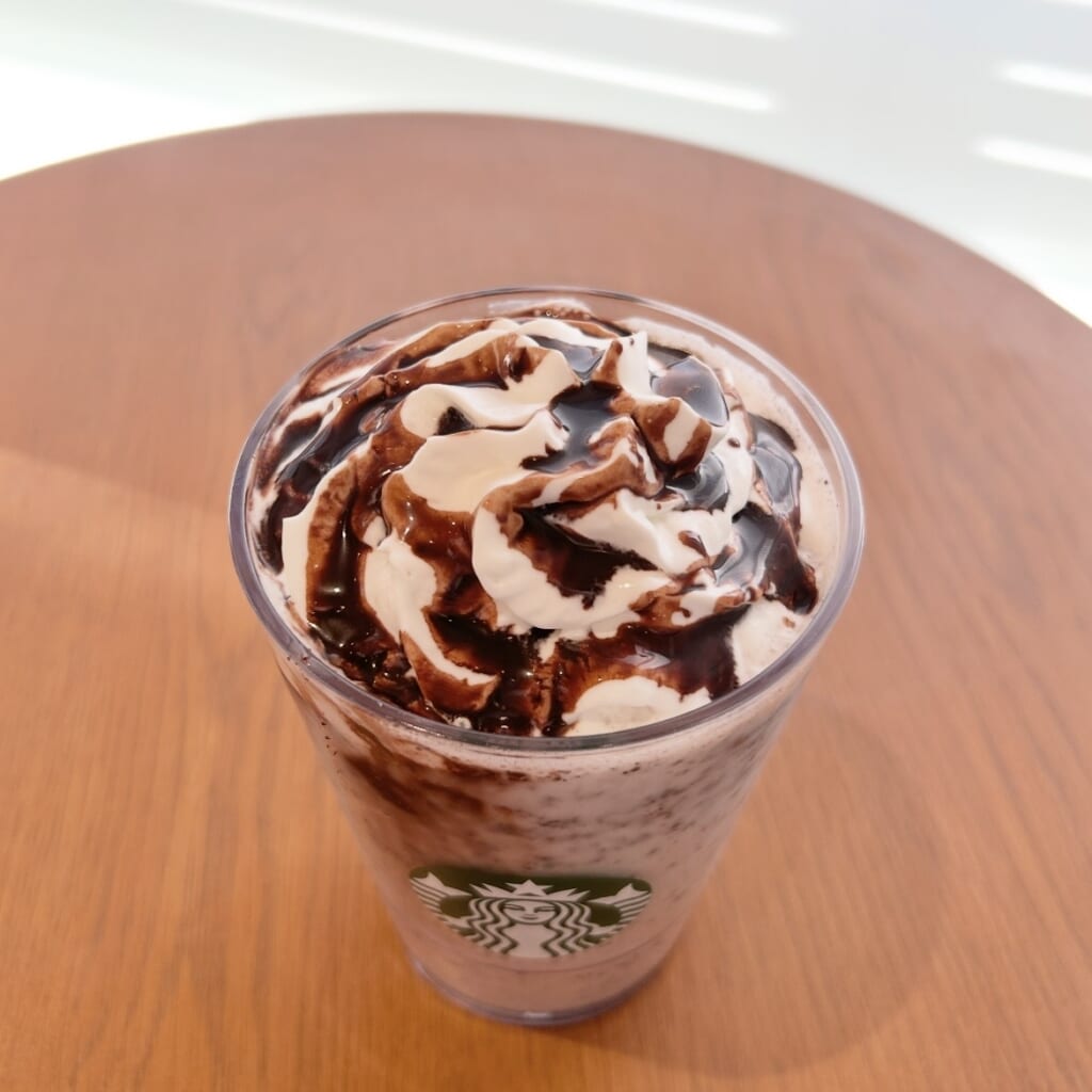 ドバイチョコフラペチーノ
チョコレートソースがたっぷり