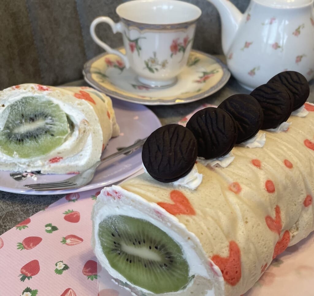 ハートロールケーキ