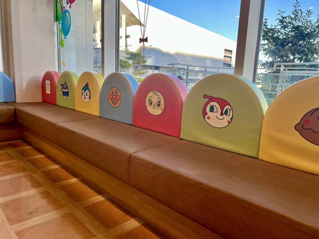 アンパンマンレストランの椅子