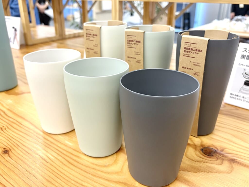 ステンレス 真空断熱二重構造 保冷タンブラーの600mlと450ml