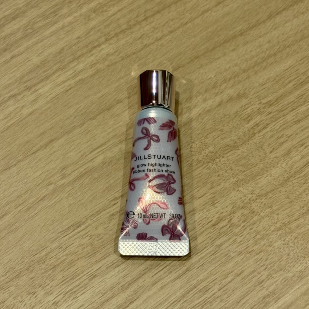 グロウ ハイライターのリボンファッションショー限定バージョン