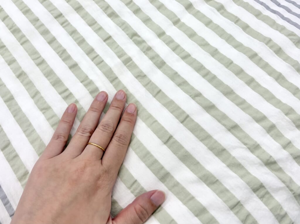 無印良品のサッカー織掛ふとんカバーの生地感