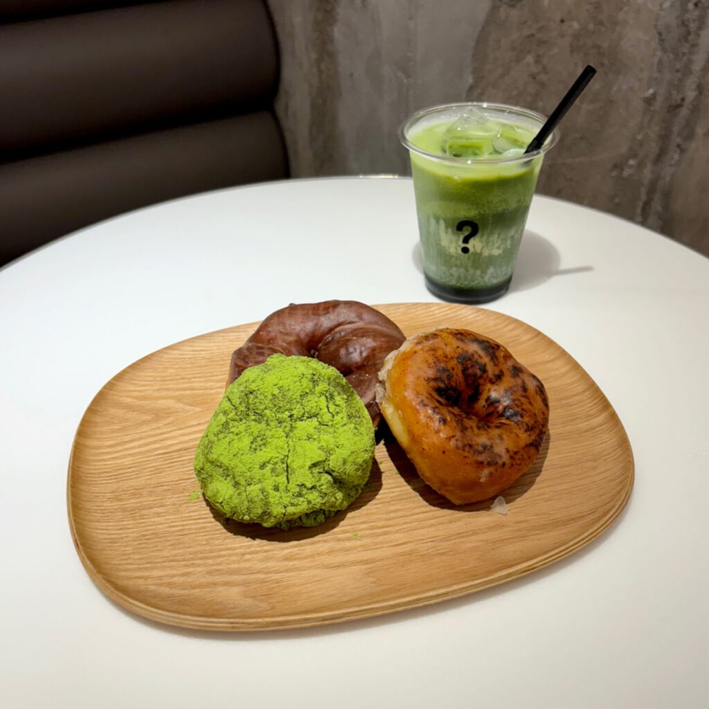 生ドーナツと抹茶ラテ