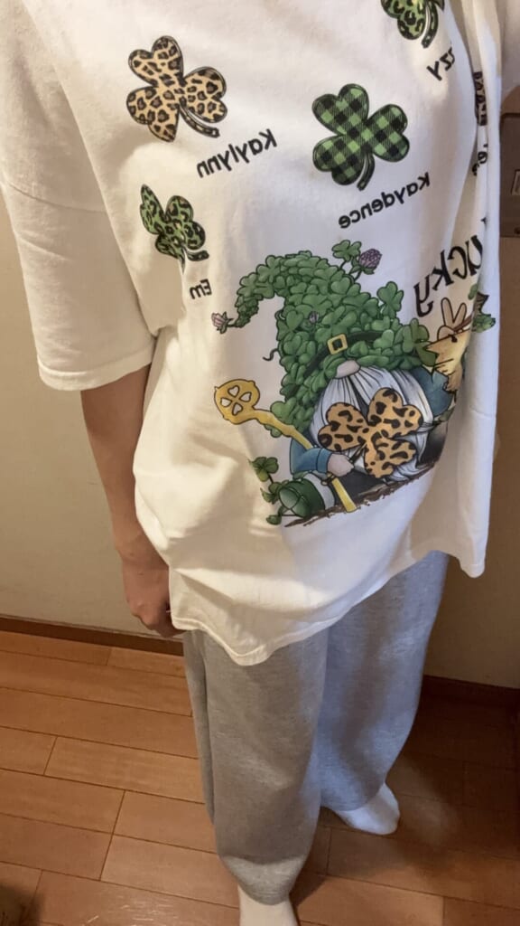 Tシャツとスウェットパンツ