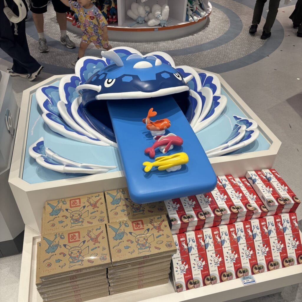 店内にあるシャリタツとヘイラッシャのミニオブジェ