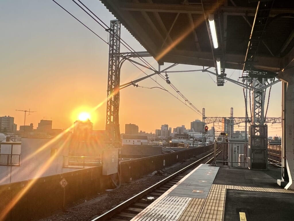 阿佐ヶ谷駅ホームから見た夕日