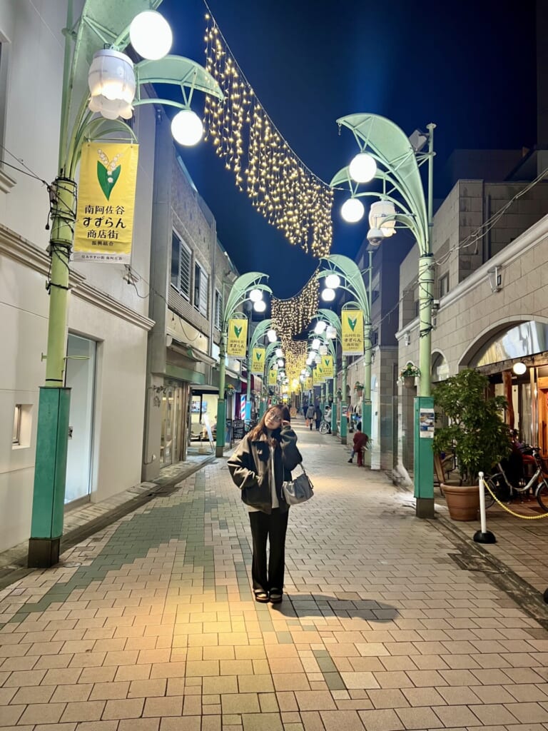 夜のすずらん商店街と私