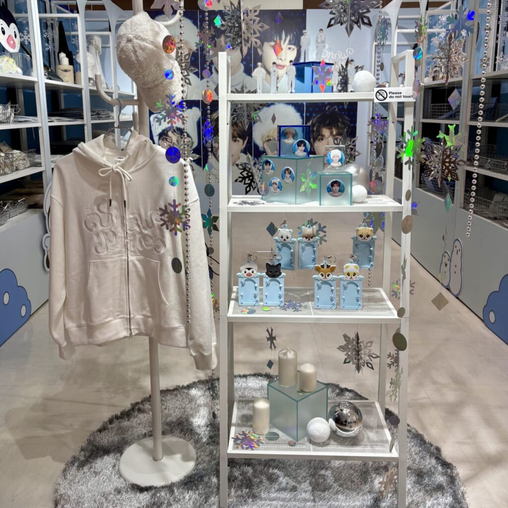 NEXZのグッズ展示