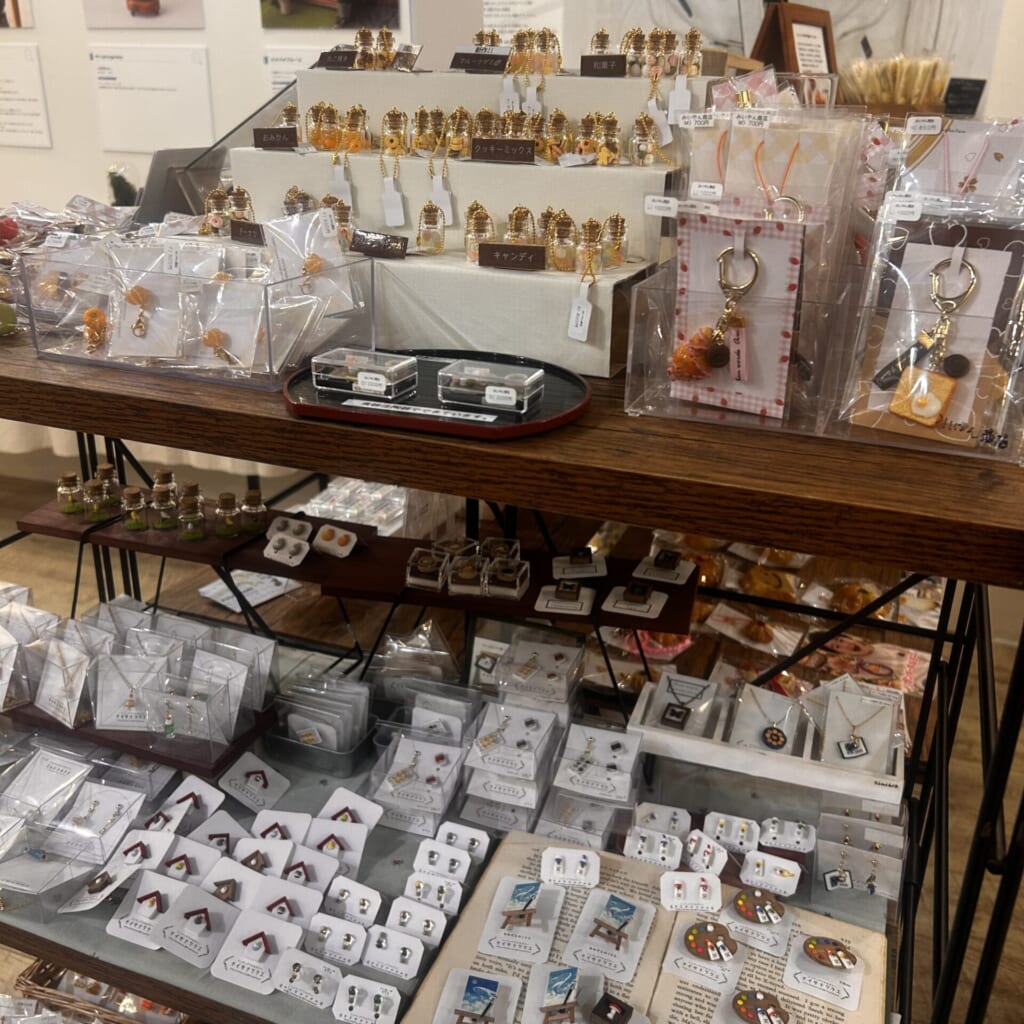 ミニチュア写真の世界展
物販