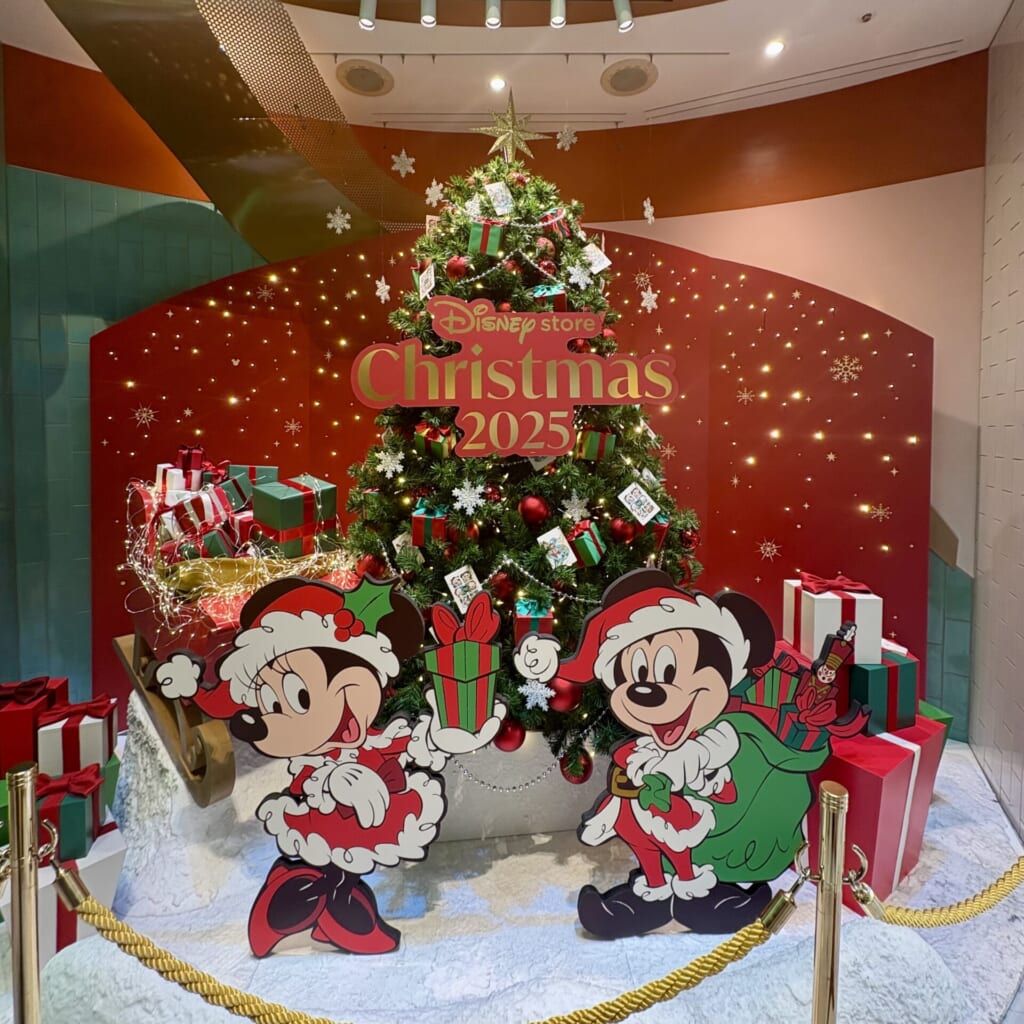 入口のクリスマスオブジェ