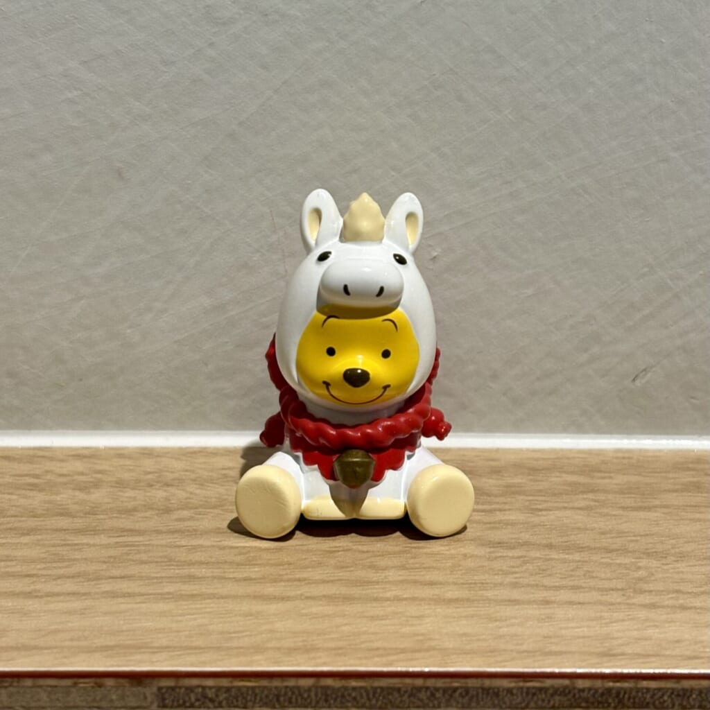 白の午年プーさんフィギュア