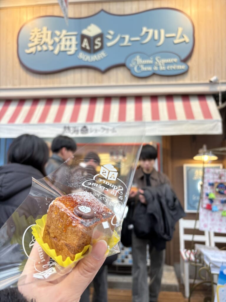 熱海　シュークリーム　スクエア