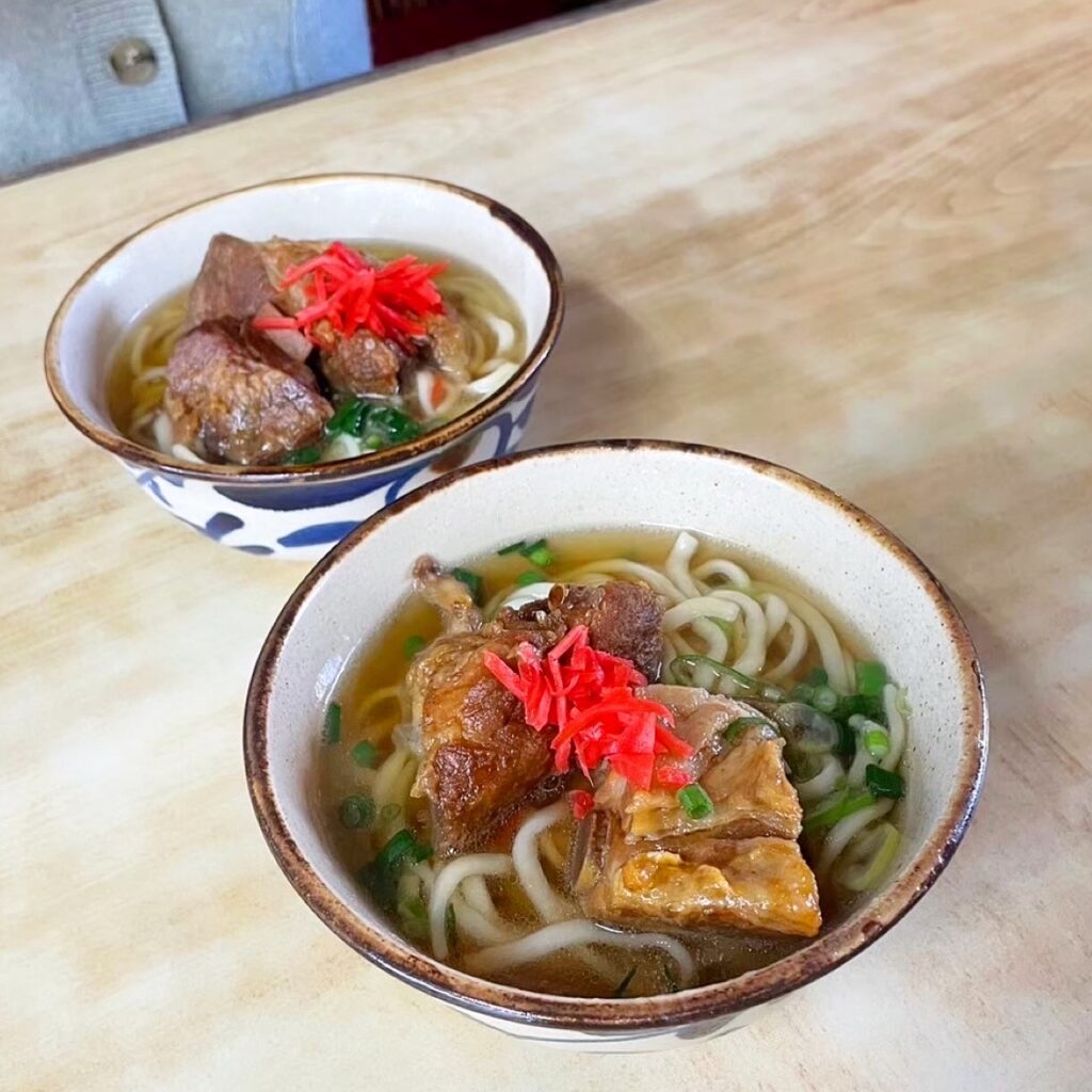 定番の沖縄そば