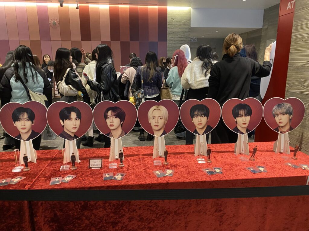 「CRAVITY JAPAN LIVE TOUR 2025 “Bitter ＆ Sweet”」のグッズ