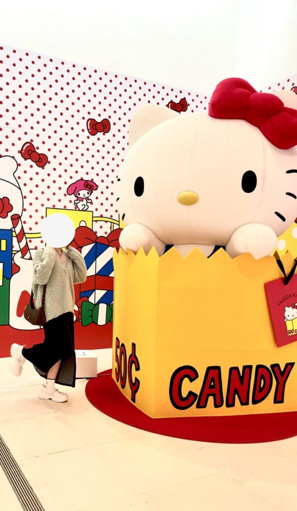 ハローキティ展、ビッグキティと写真が撮れるフォトスポット。