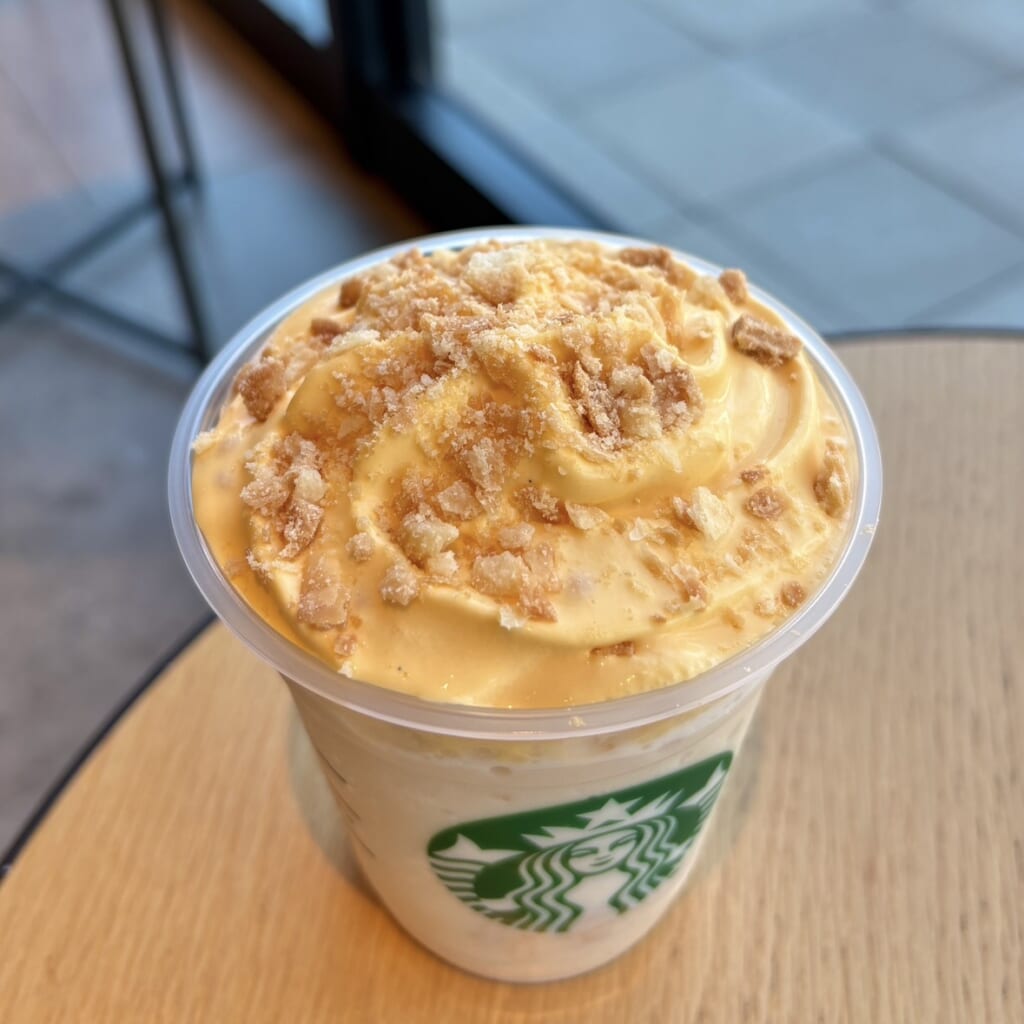 シュークリームフラペチーノ
クランチがザクザク