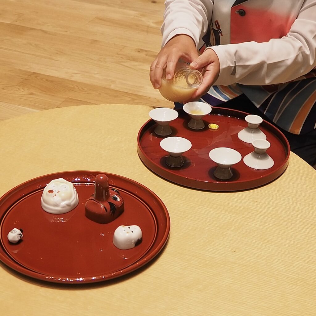 菊の花の盃とべく杯