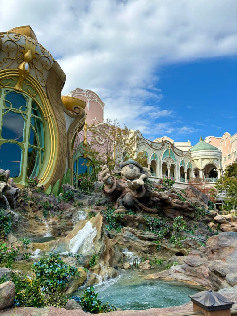 ディズニーシーから見えるファンタジースプリングスホテル