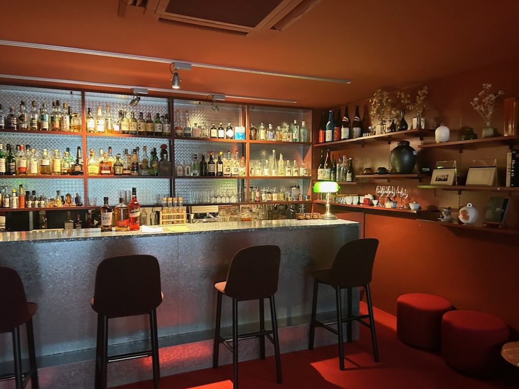 AKAI BAR