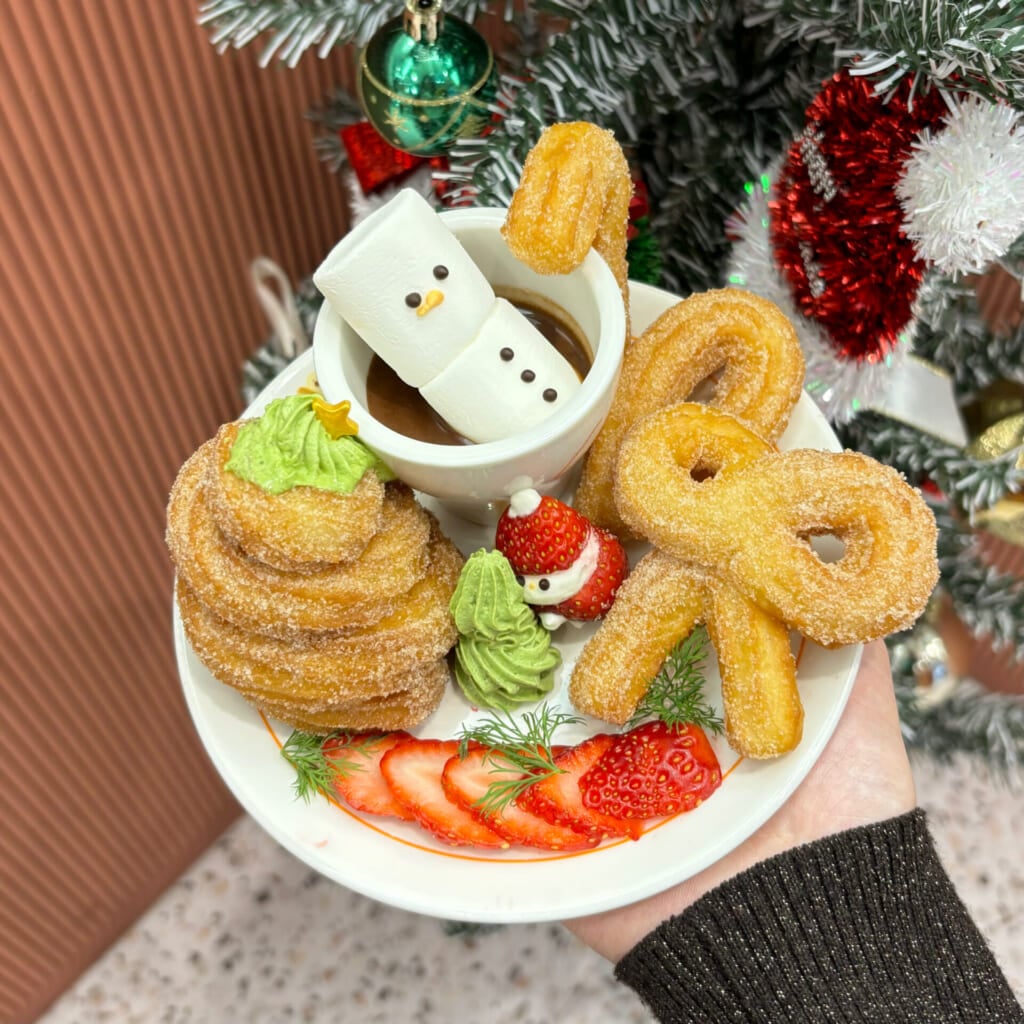 coucou churrosのスノーマンチュロスチョコプレート