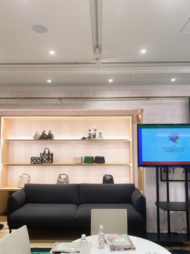 Kate Spade New York 銀座店の店内