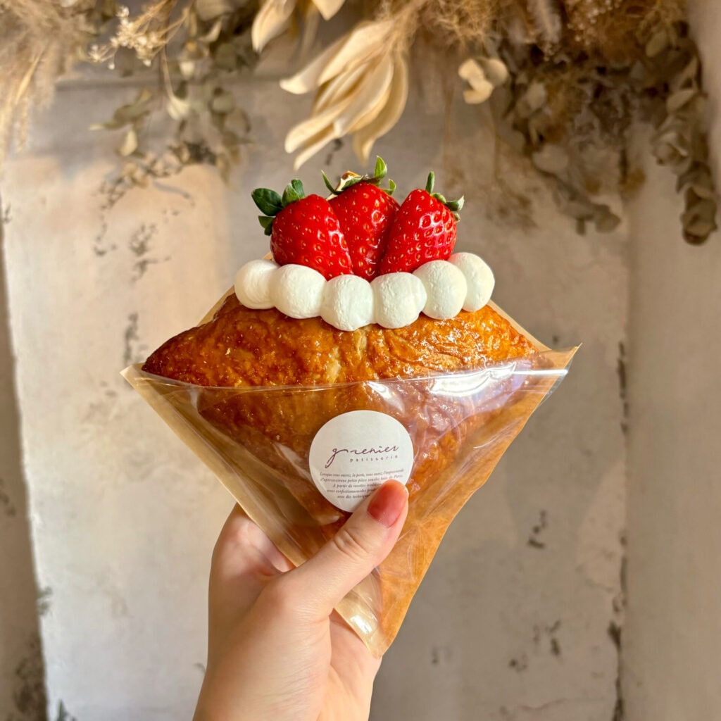 片手で食べられるいちごのミルフィーユ