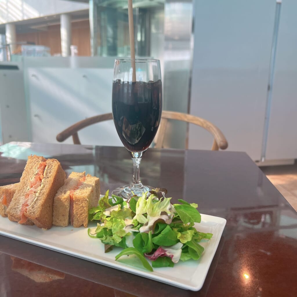 いただいたランチ(サーモンサンドAセット)