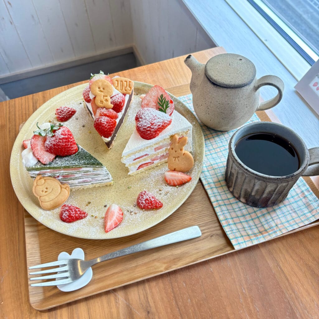 あすかルビーを使った苺スイーツ3種類と紅茶