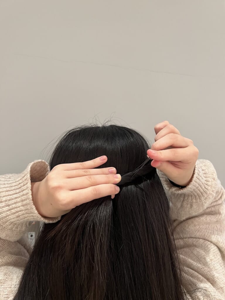 「ねじりヘア」「ピンの留め方のコツ」「ヘアアレンジ」