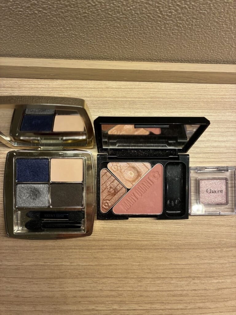 「アイパレット」「アイシャドウ」