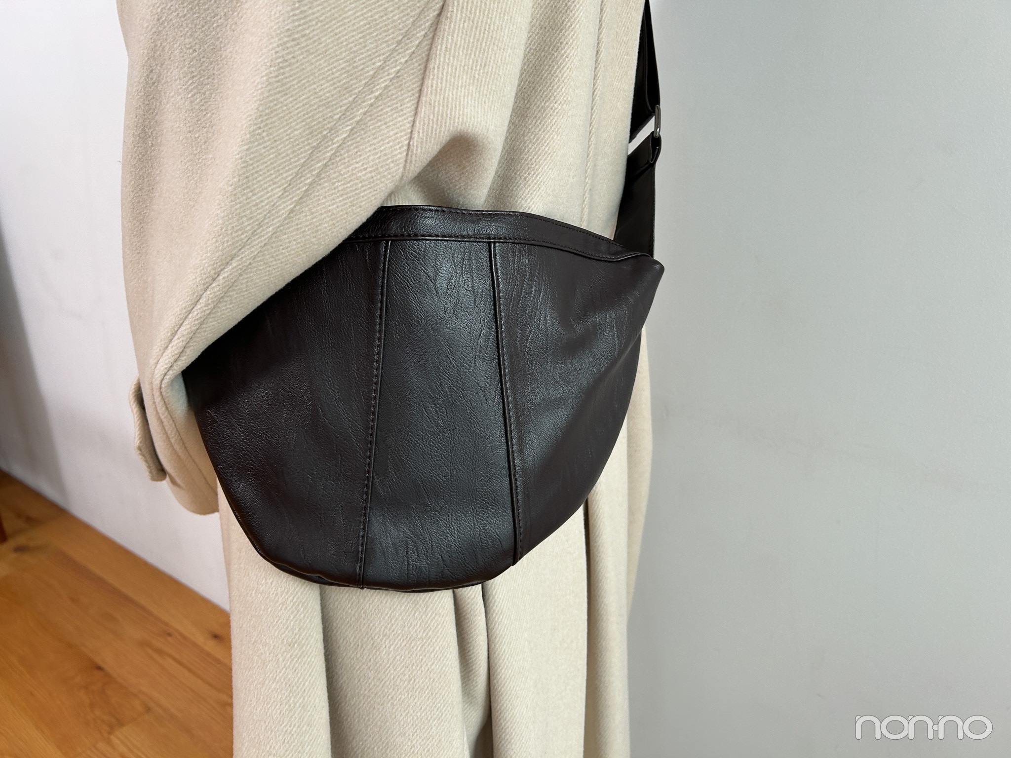 ノンノモデルの冬私服2026の小坂菜緒のバッグ