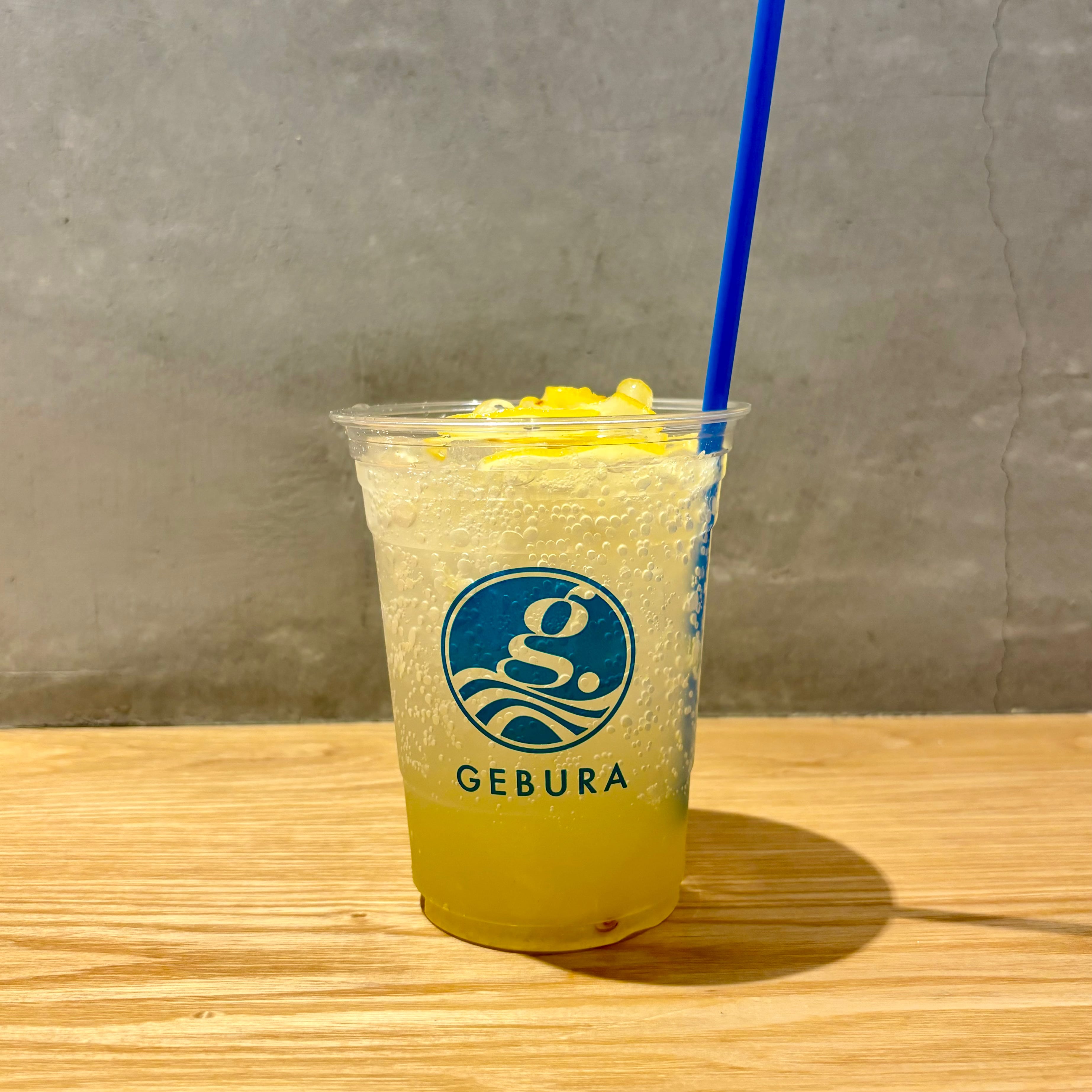 広島レモンソーダ　GEBURA  宮島　食べ歩き