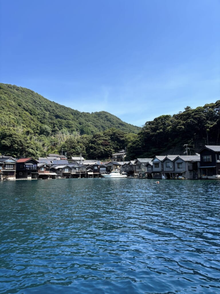 海上タクシーから見る伊根の舟屋