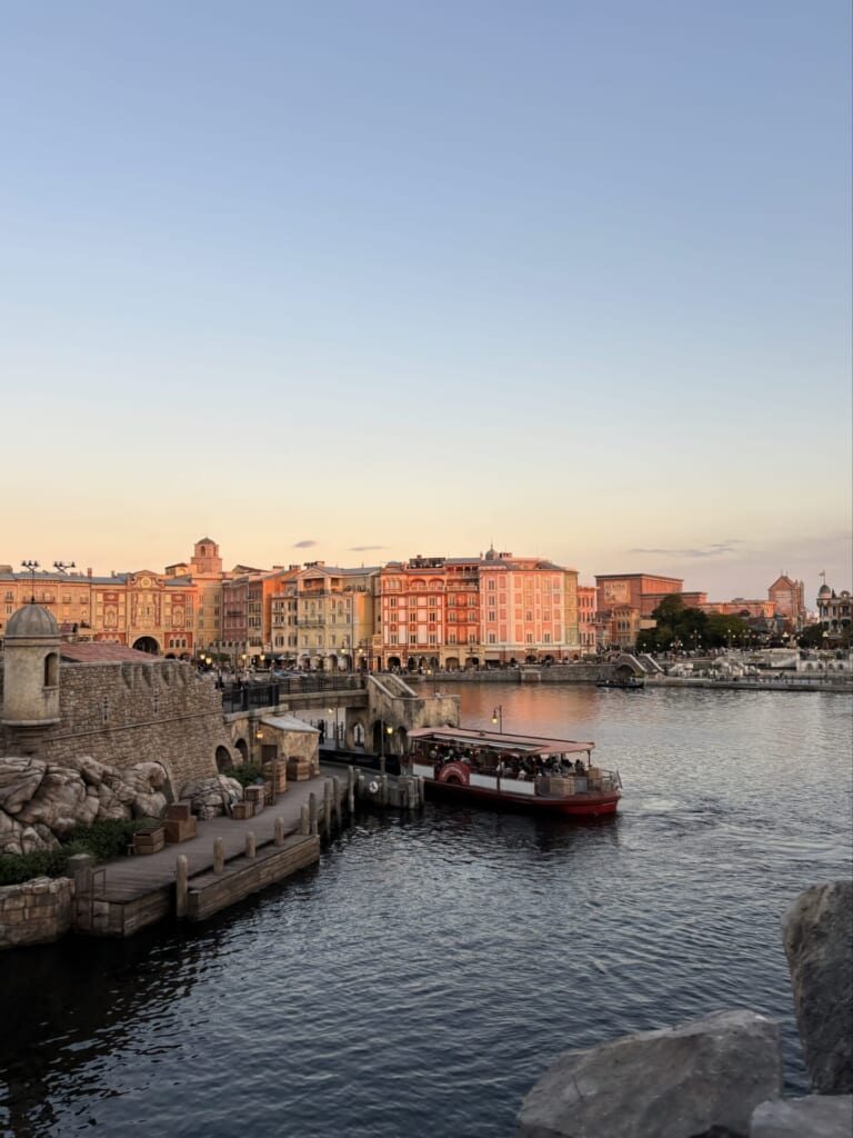 ディズニーシーのメディテレーニアンハーバーの景色