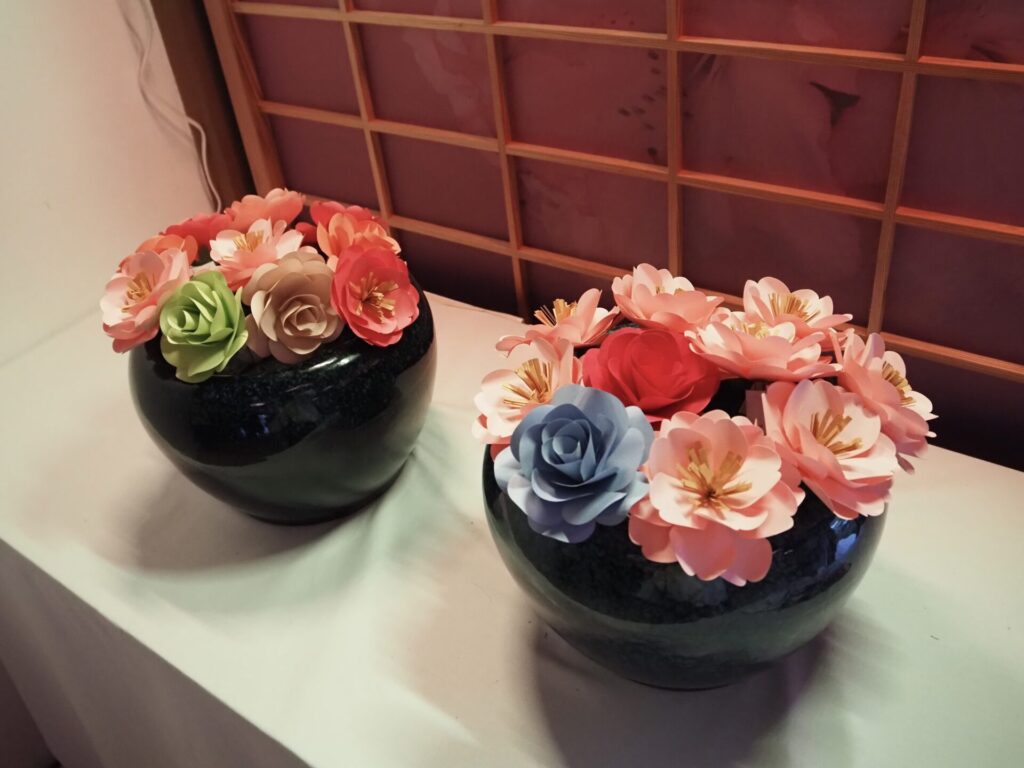 和紙で作られたお花のおみくじ