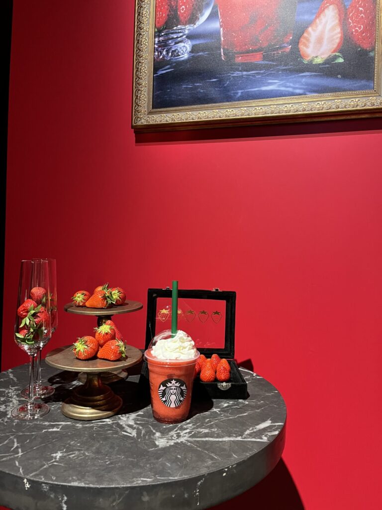 スタバ新作 「THE 苺フラペチーノ」カスタム3選