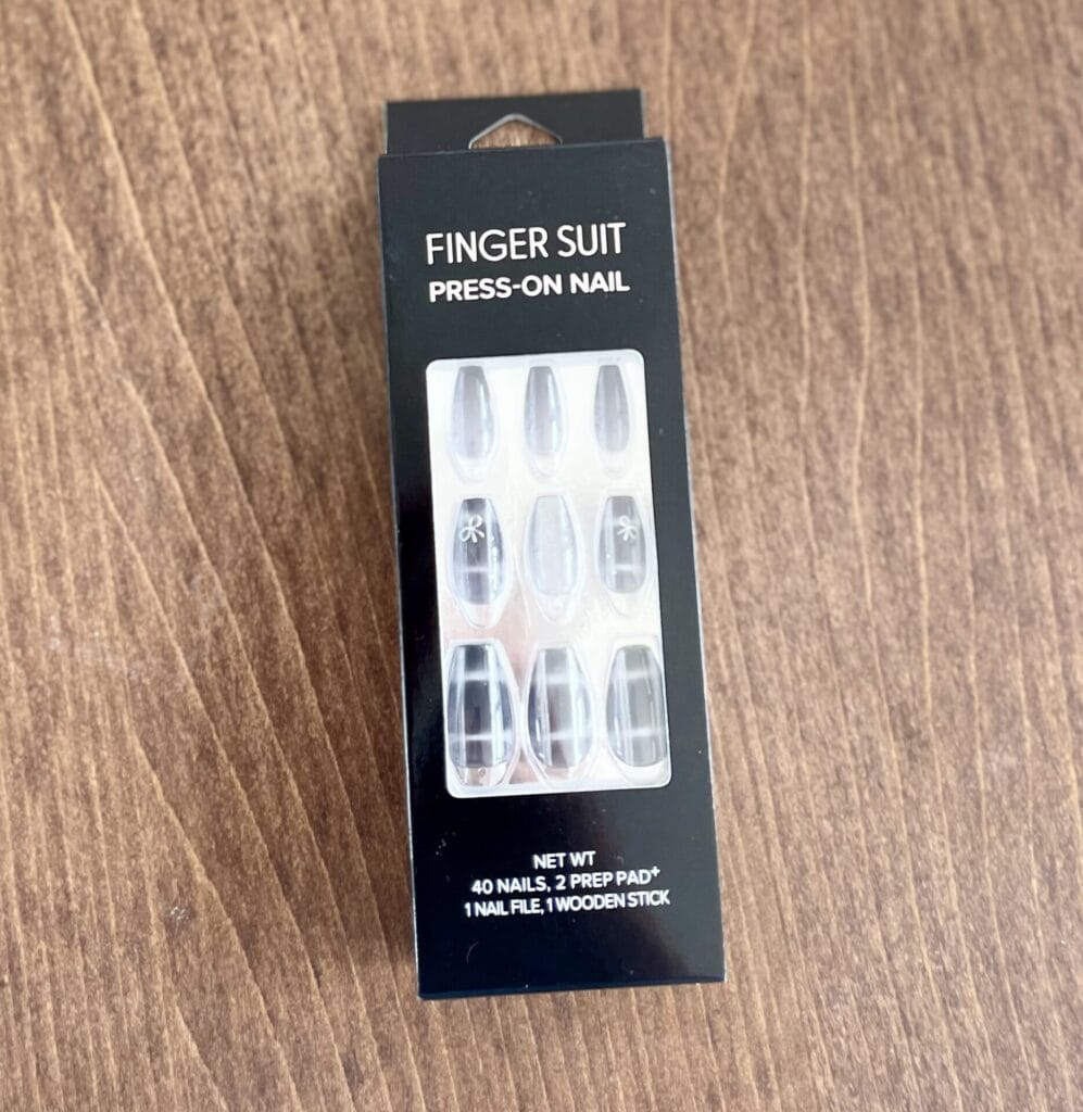 FINGER SUITのネイルチップのパッケージ