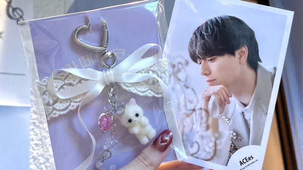 推しの写真と一緒に撮影したキーリング