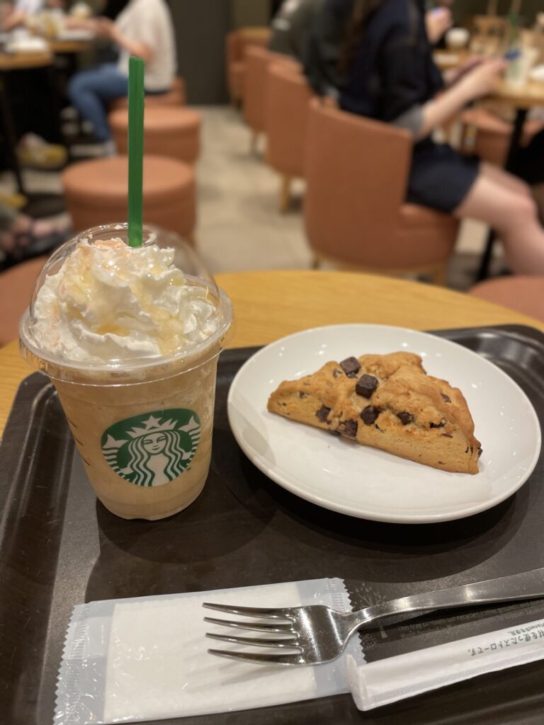 スタバ 新作 アールグレイ チョコレートチャンクスコーン