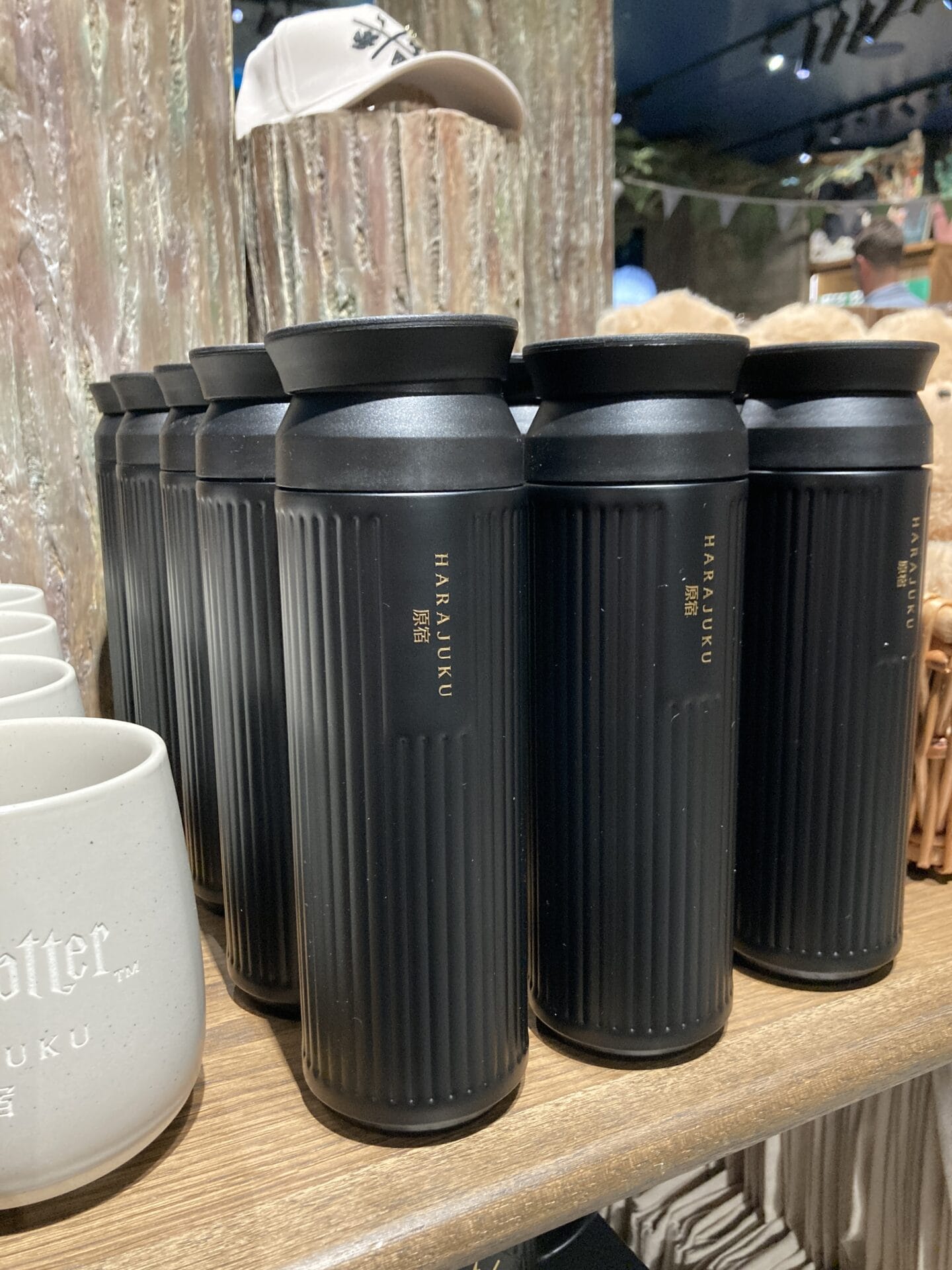 原宿限定トラベルボトル斜め上から